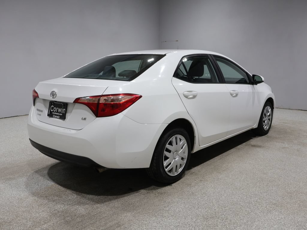 Used 2018 Toyota Corolla LE FWD video 2