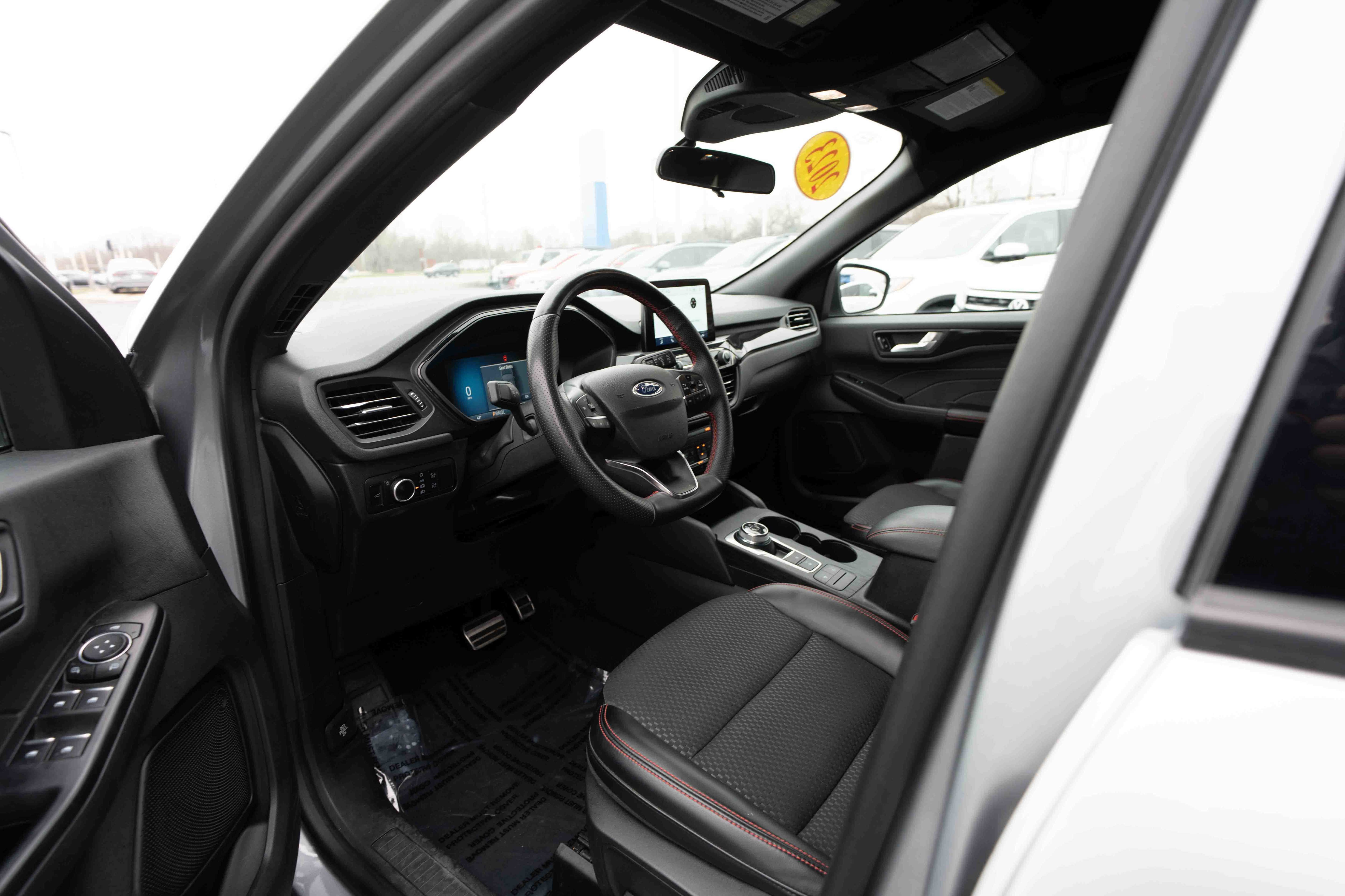 Used 2023 Ford Escape ST-Line image 8