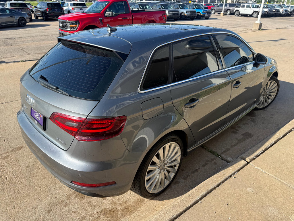 Used 2016 Audi A3 e-tron Premium Plus w/ Premium Plus Package FWD image 6