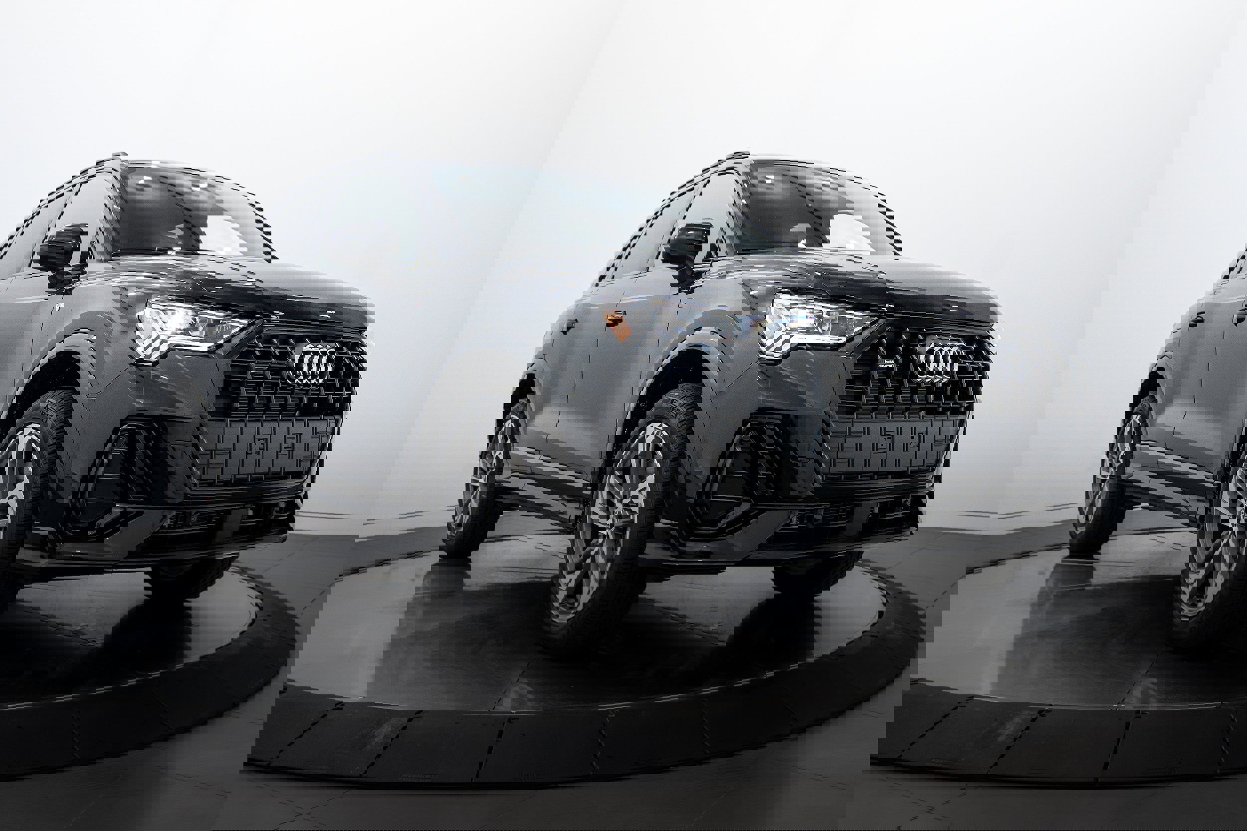 New 2025 Audi Q3 2.0T Premium