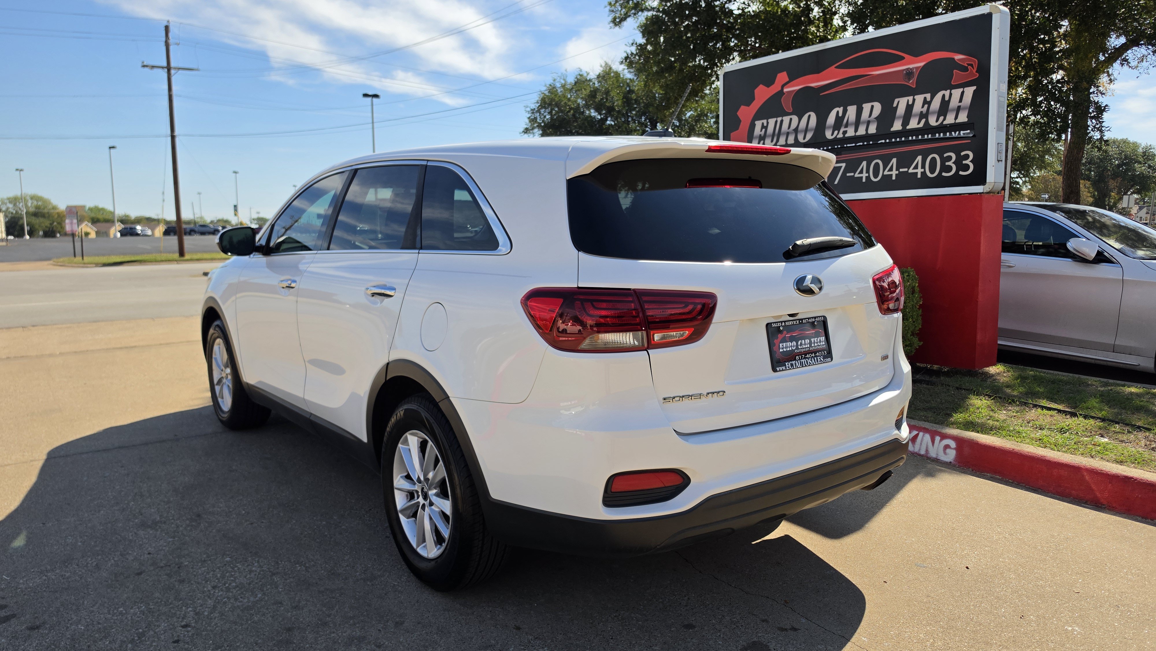 Used 2020 Kia Sorento L FWD image 3