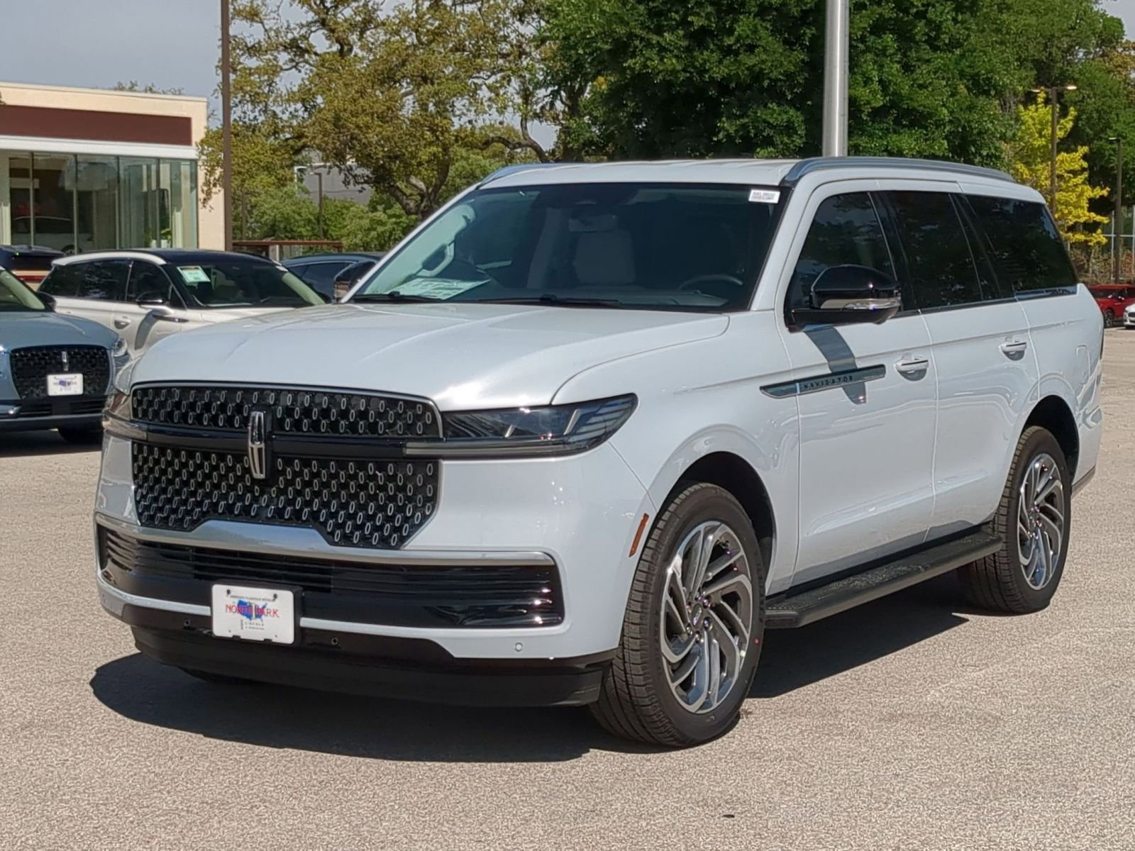 New 2026 Lincoln Navigator Premier AWD/4WD image 7