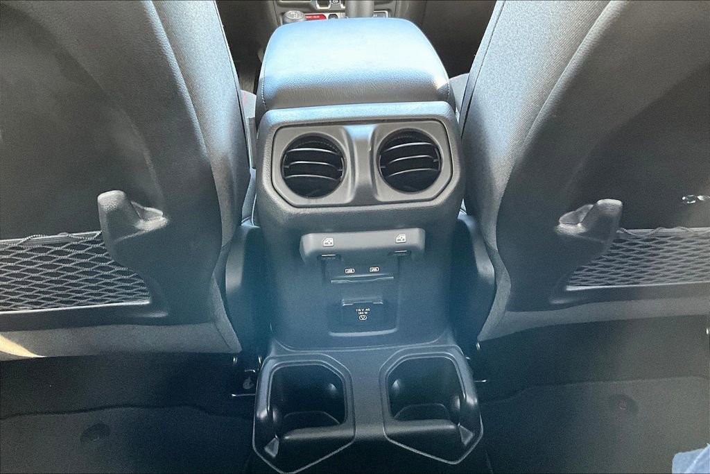 New 2025 Jeep Wrangler Unlimited Rubicon w/ Convenience Group image 15