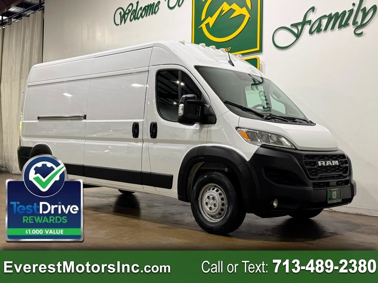 Used 2025 RAM ProMaster 2500 w/ Convenience Group FWD image 1