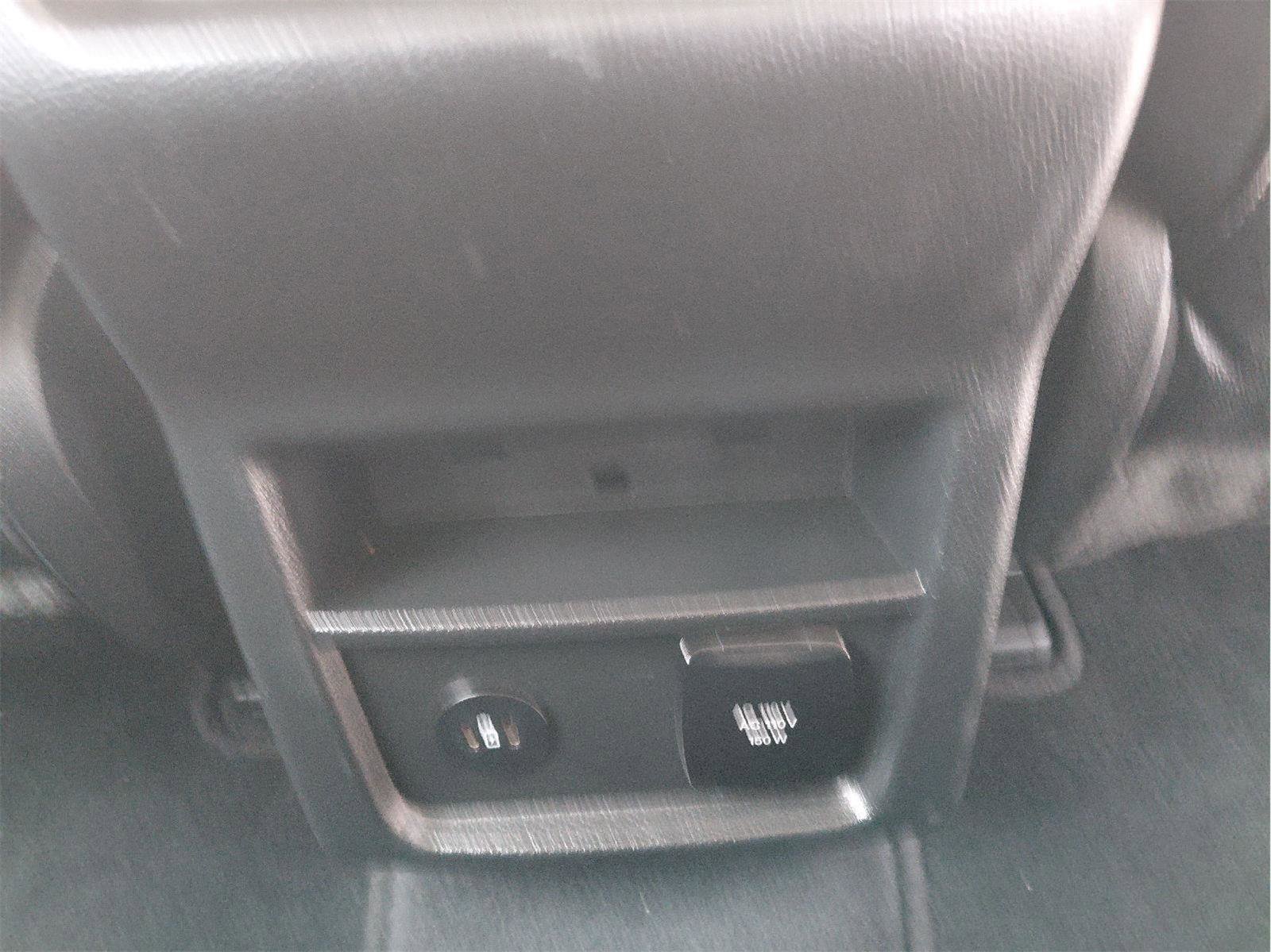 Used 2024 Ford Edge Titanium AWD/4WD image 16