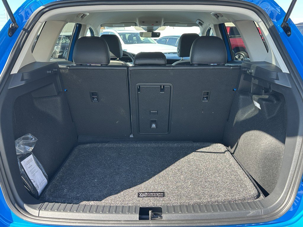 Used 2025 Volkswagen Taos SE image 7