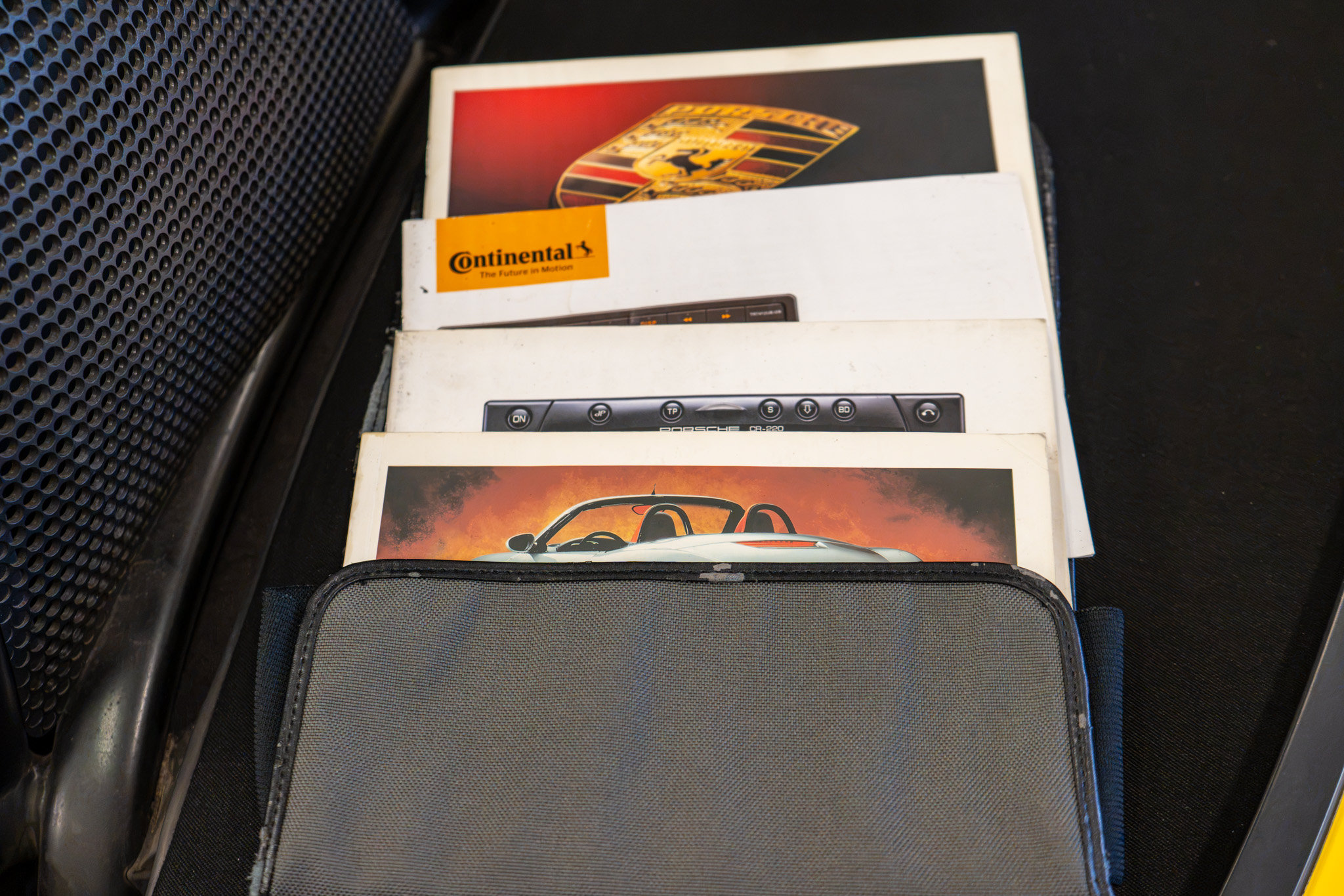 Used 1998 Porsche Boxster RWD image 37