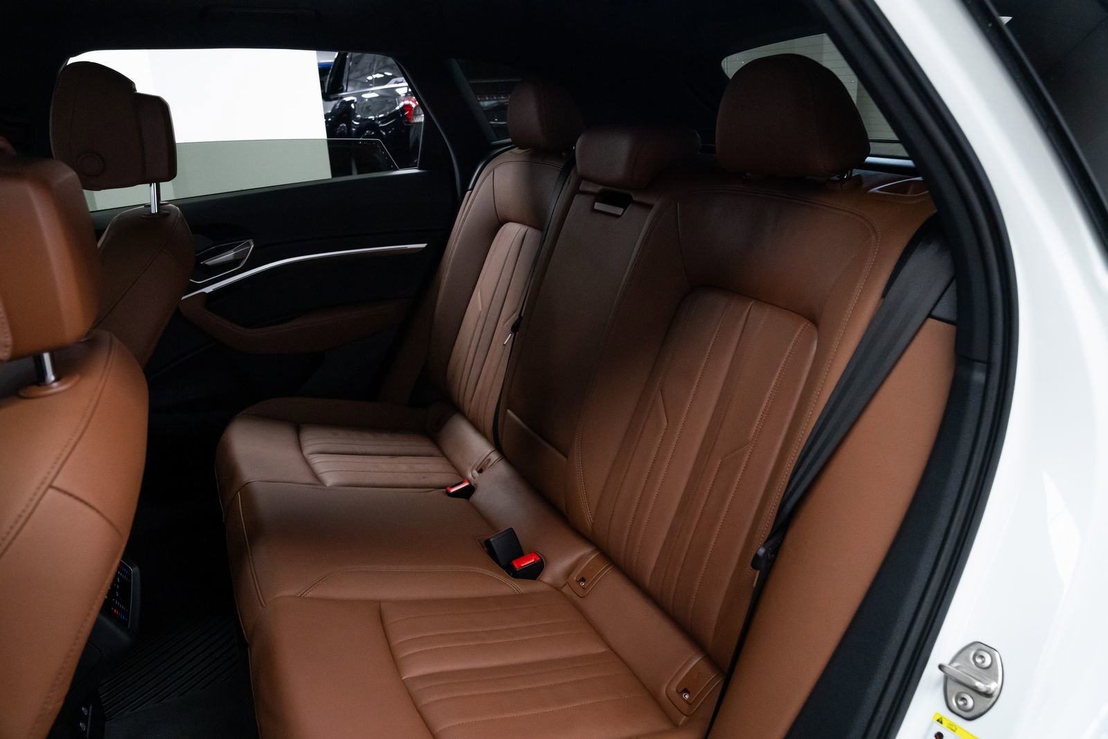 Used 2024 Audi Q8 e-tron Premium image 19