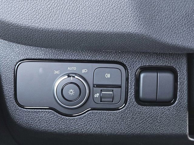 Used 2024 Mercedes-Benz Sprinter 2500 image 27