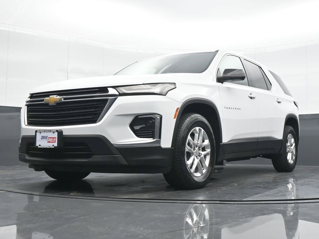Used 2023 Chevrolet Traverse LS image 16