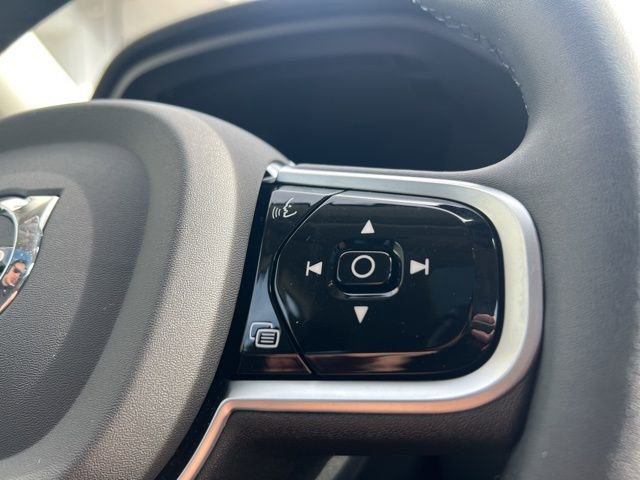Certified 2023 Volvo XC60 B5 Plus w/ Climate Package image 33