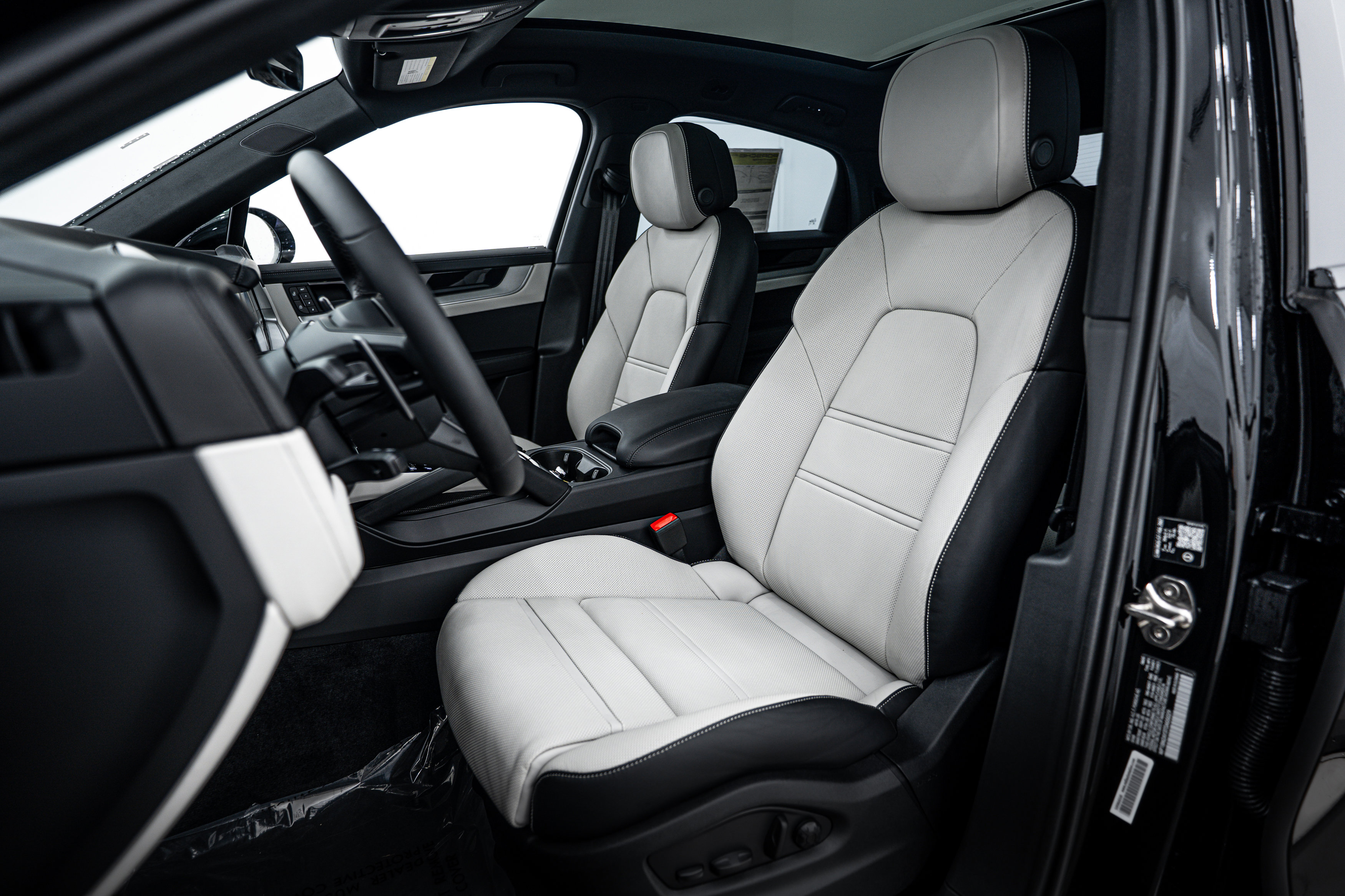 New 2026 Porsche Cayenne S image 5