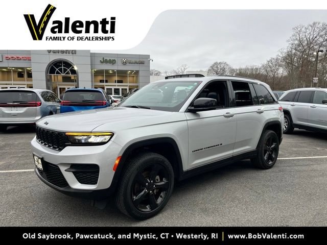 Used 2024 Jeep Grand Cherokee Altitude AWD/4WD image 1