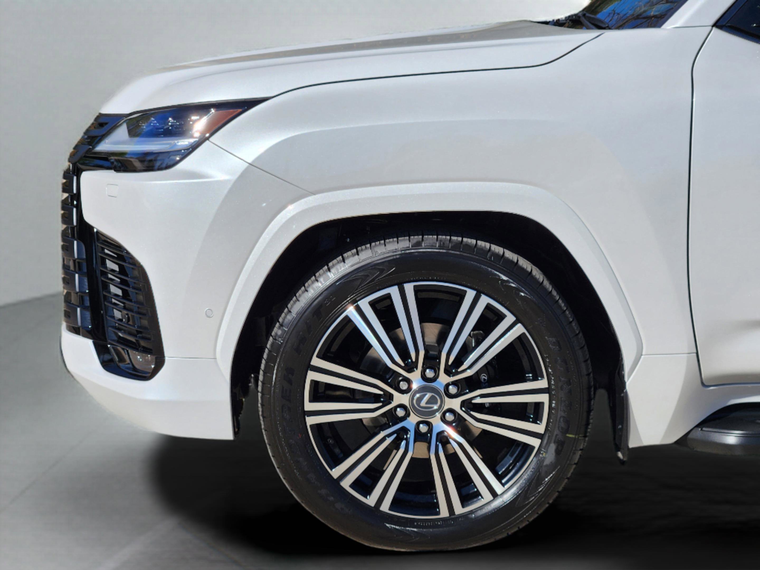 New 2026 Lexus LX 700h Luxury AWD/4WD image 5