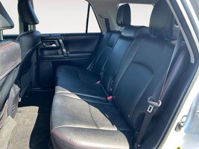 Used 2018 Toyota 4Runner 4WD image 9
