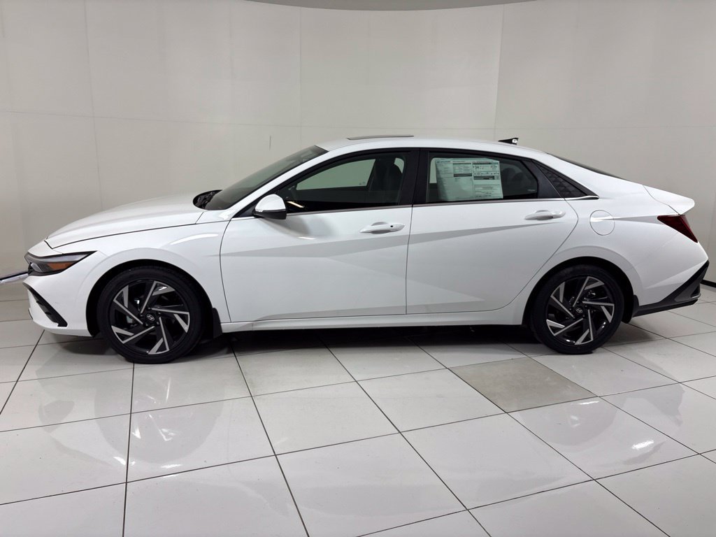 New 2026 Hyundai Elantra Limited FWD image 2