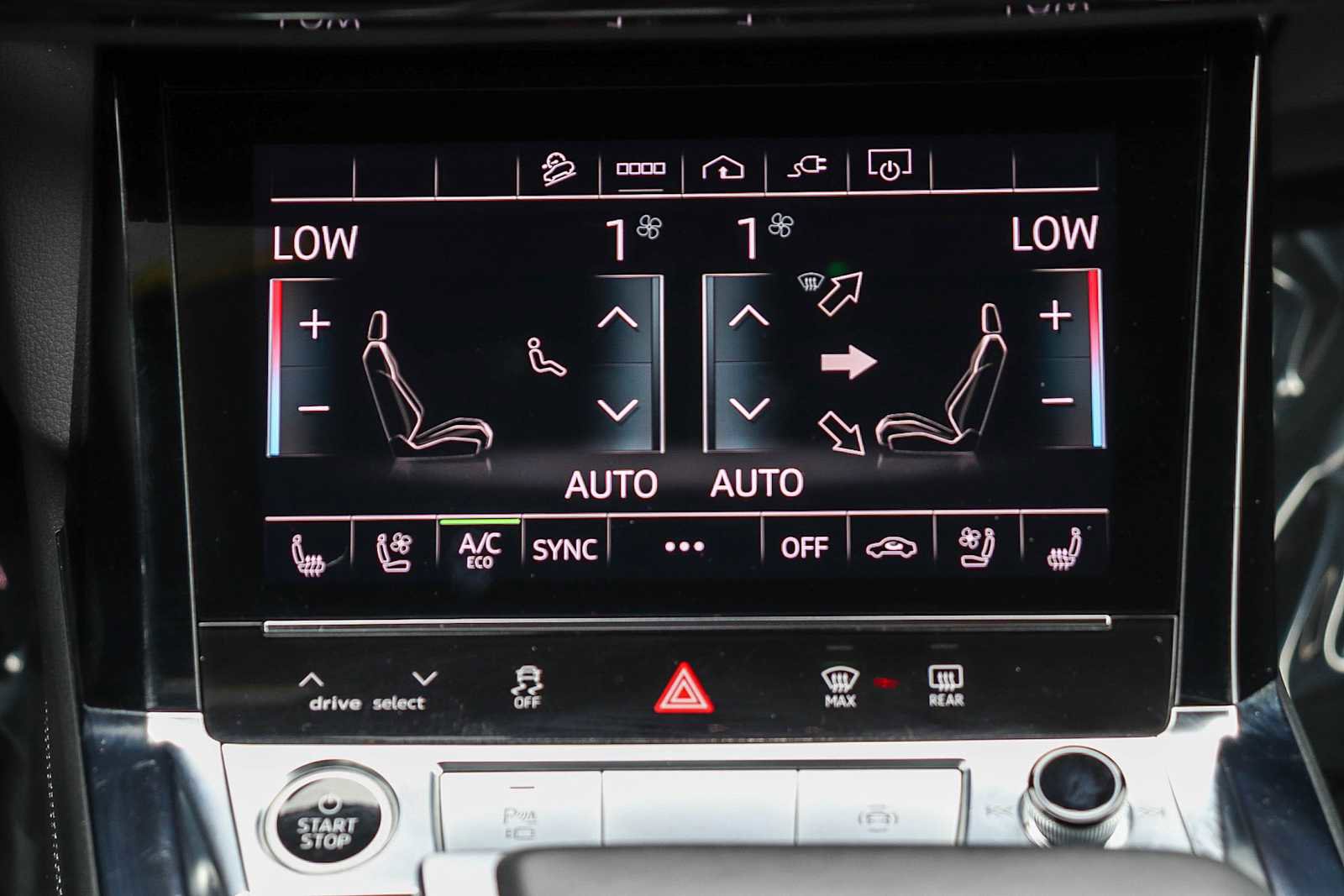Used 2024 Audi Q8 e-tron Premium Plus w/ Premium Plus Package AWD/4WD image 18