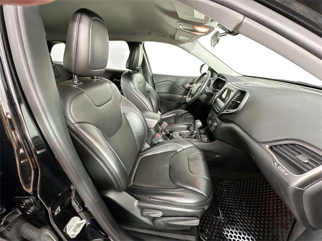 Used 2020 Jeep Cherokee Latitude Plus w/ Cold Weather Group image 28