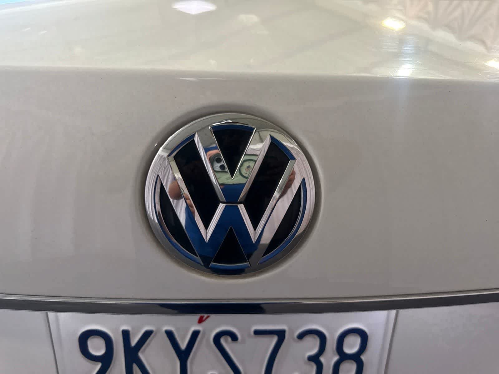 Used 2018 Volkswagen Passat 2.0T SE w/ SE Lighting Package FWD image 13