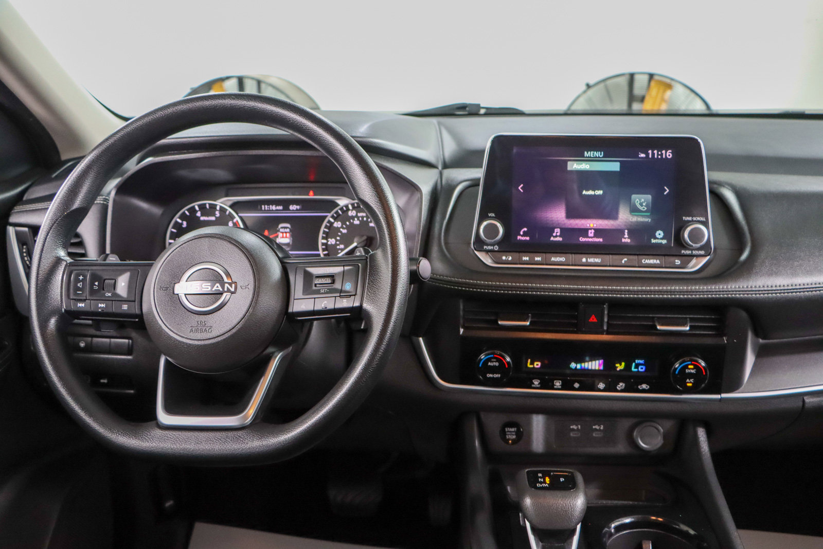 Used 2024 Nissan Rogue SV image 17