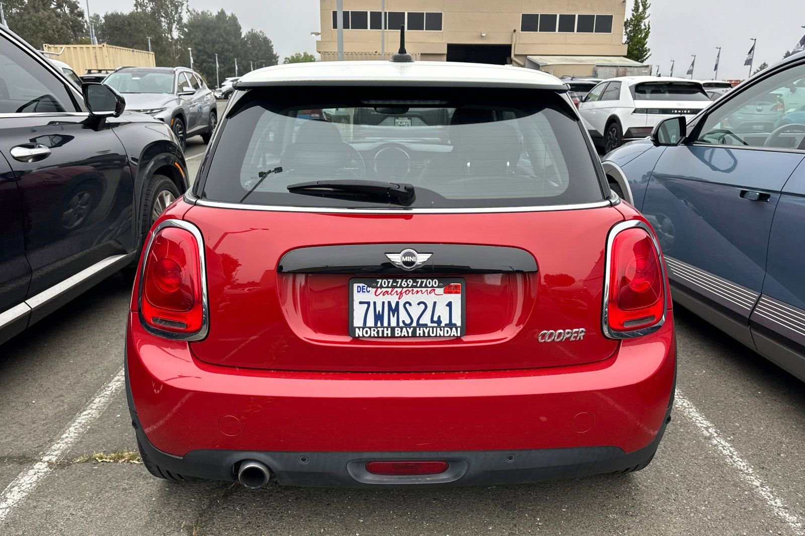 Used 2017 MINI Cooper 2-Door Hardtop FWD image 6