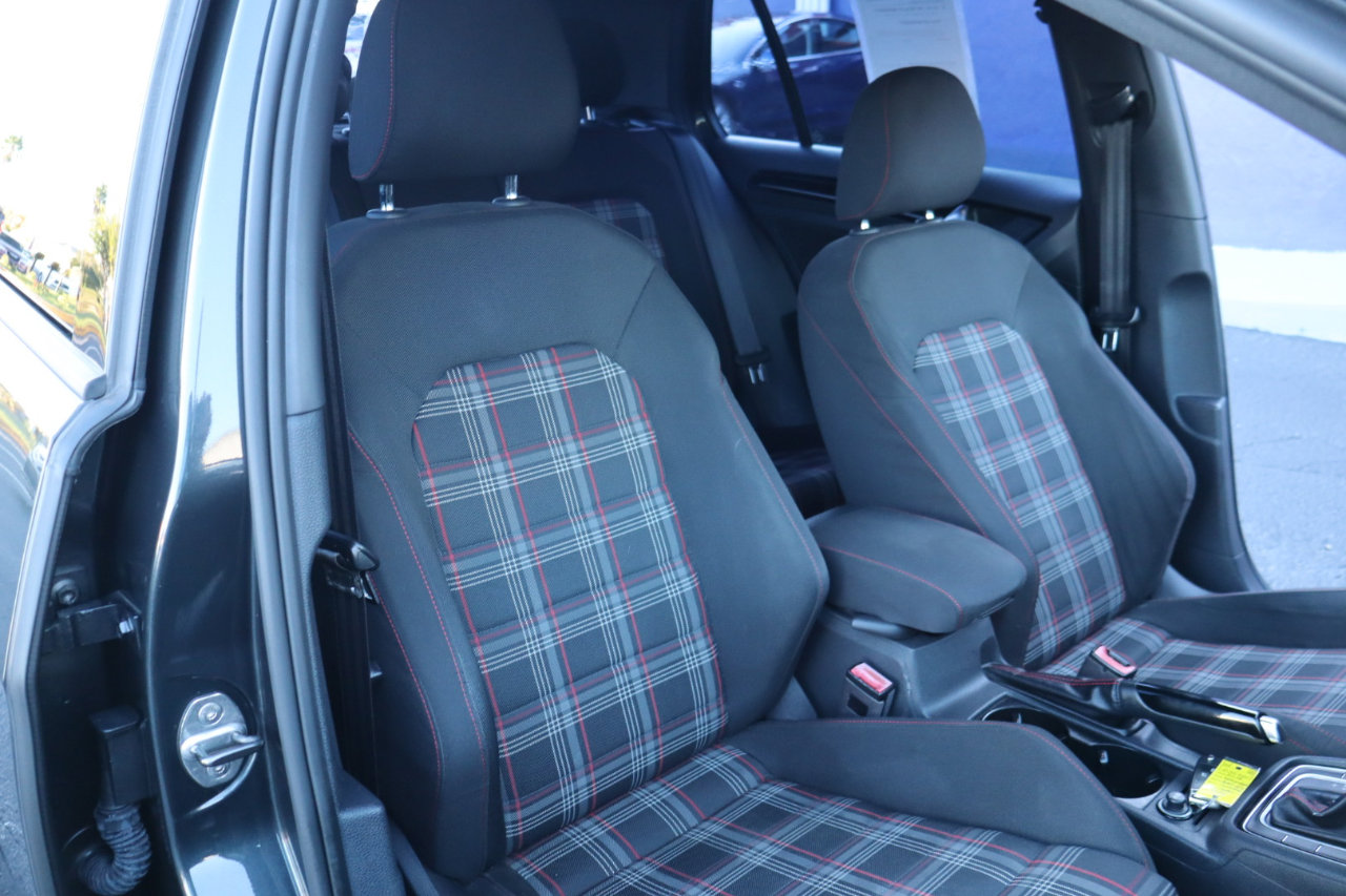 Used 2017 Volkswagen GTI Sport image 36