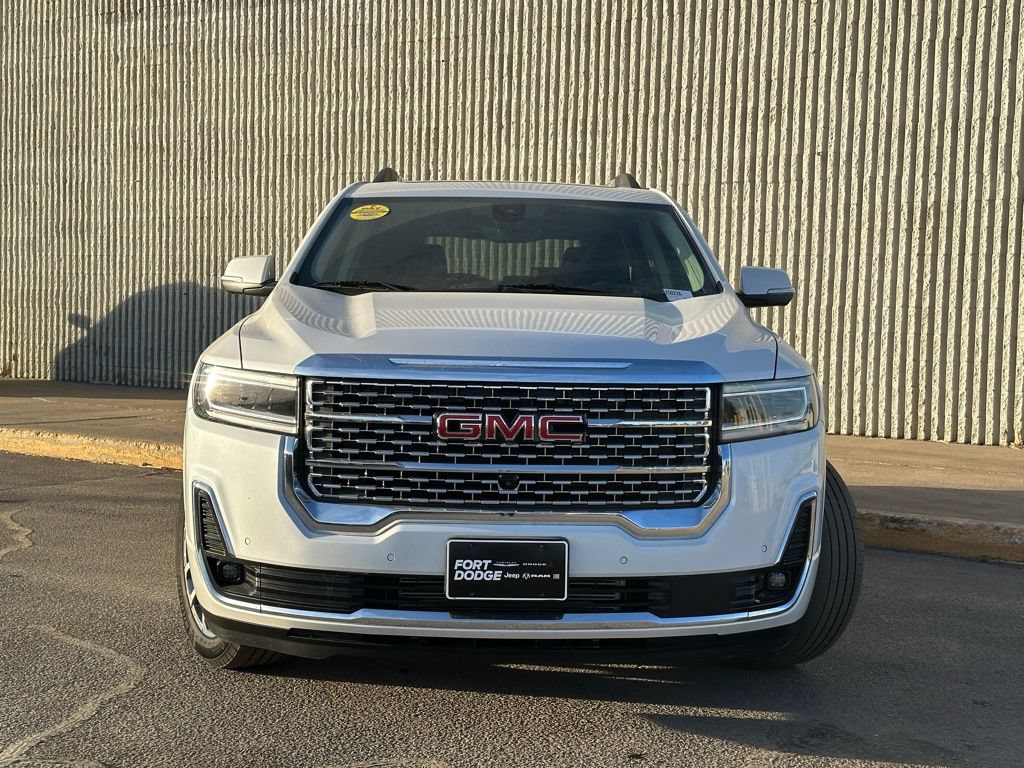 Used 2023 GMC Acadia Denali w/ Denali Ultimate Package AWD/4WD image 9
