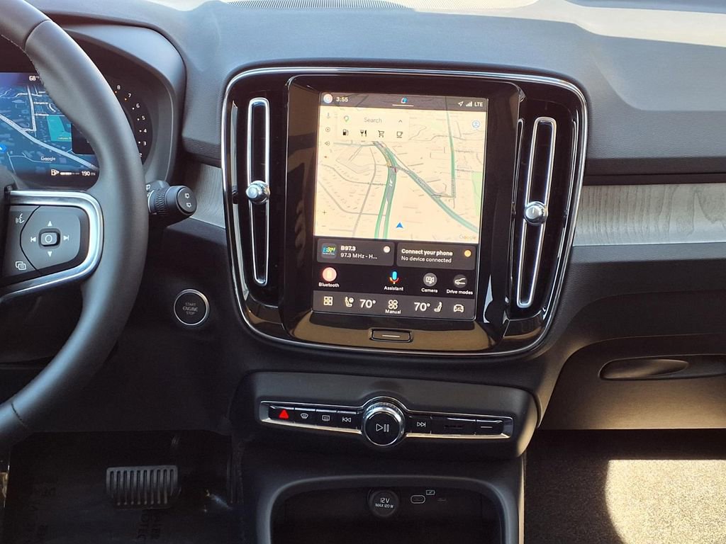 Certified 2025 Volvo XC40 B5 Core AWD/4WD image 14