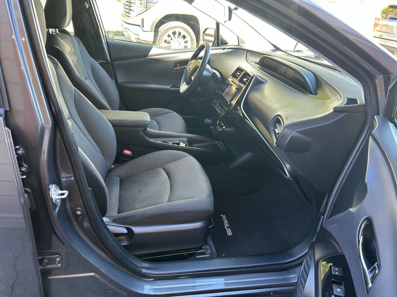 Used 2017 Toyota Prius Two image 21