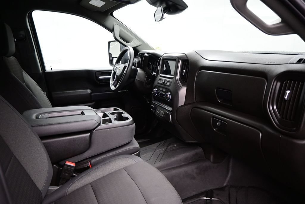 Used 2025 Chevrolet Silverado 2500 Custom w/ Custom Convenience Package AWD/4WD image 11