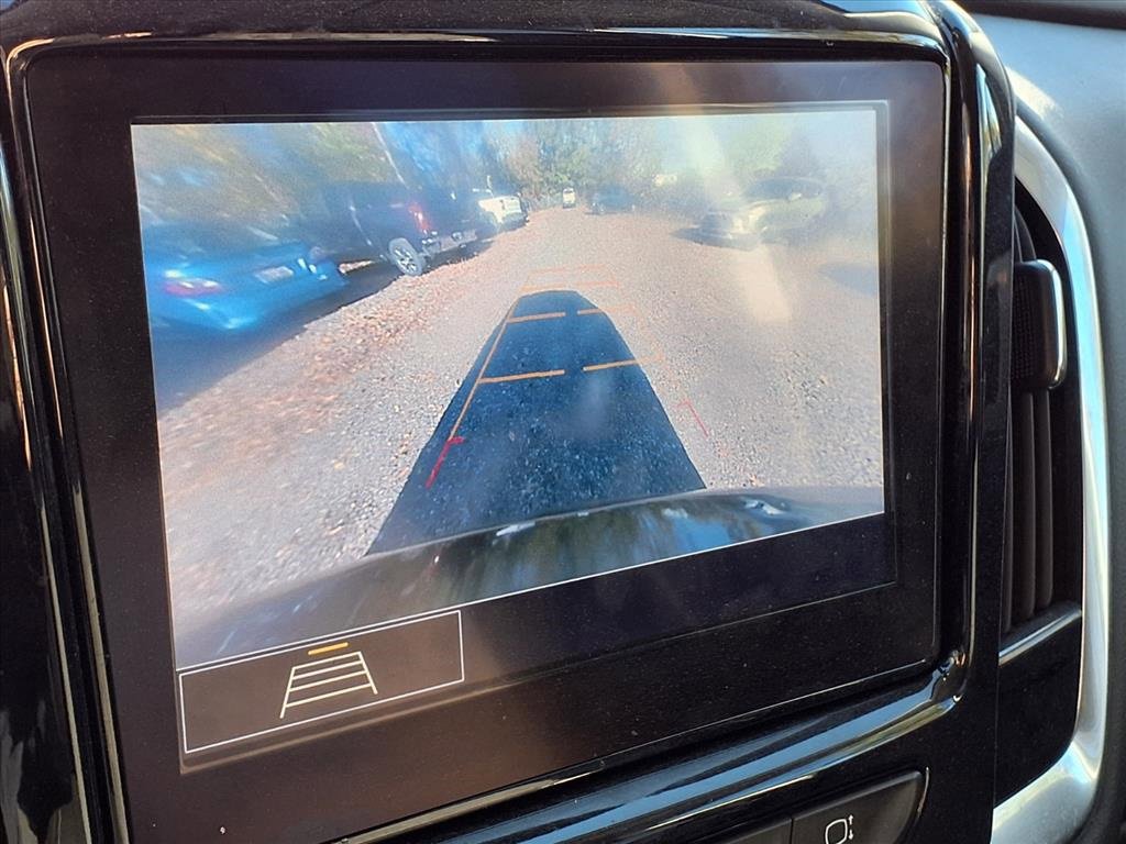 Used 2021 Chevrolet Traverse LT image 24