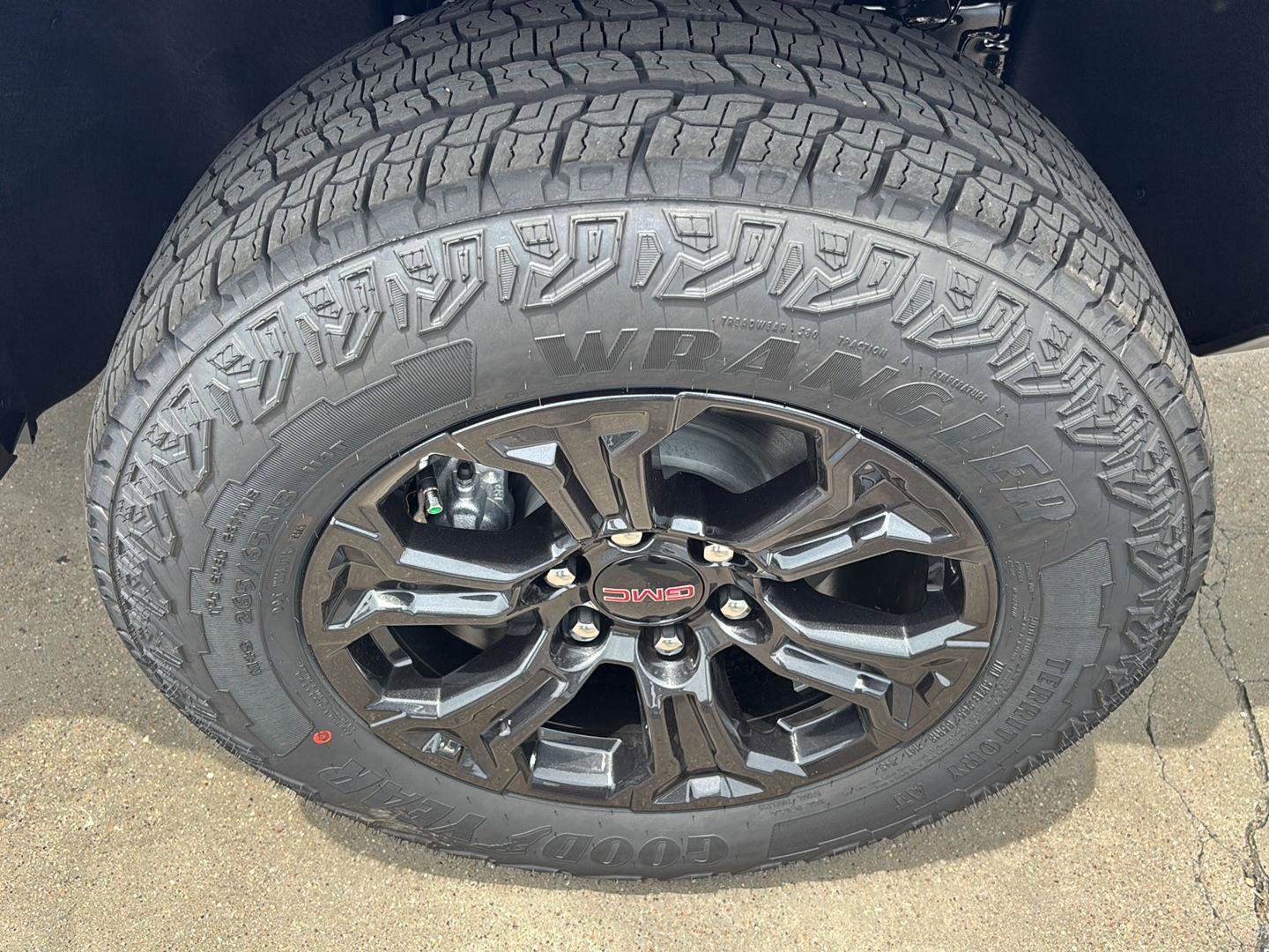 New 2025 GMC Canyon Elevation w/ Convenience Package image 11