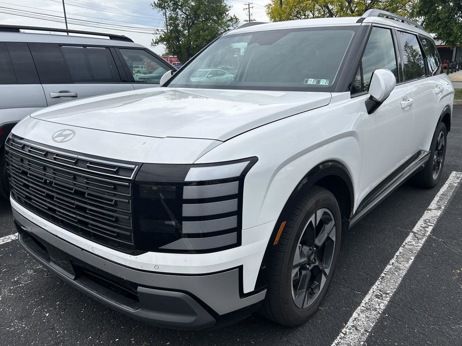 Used 2026 Hyundai Palisade Limited AWD/4WD image 1