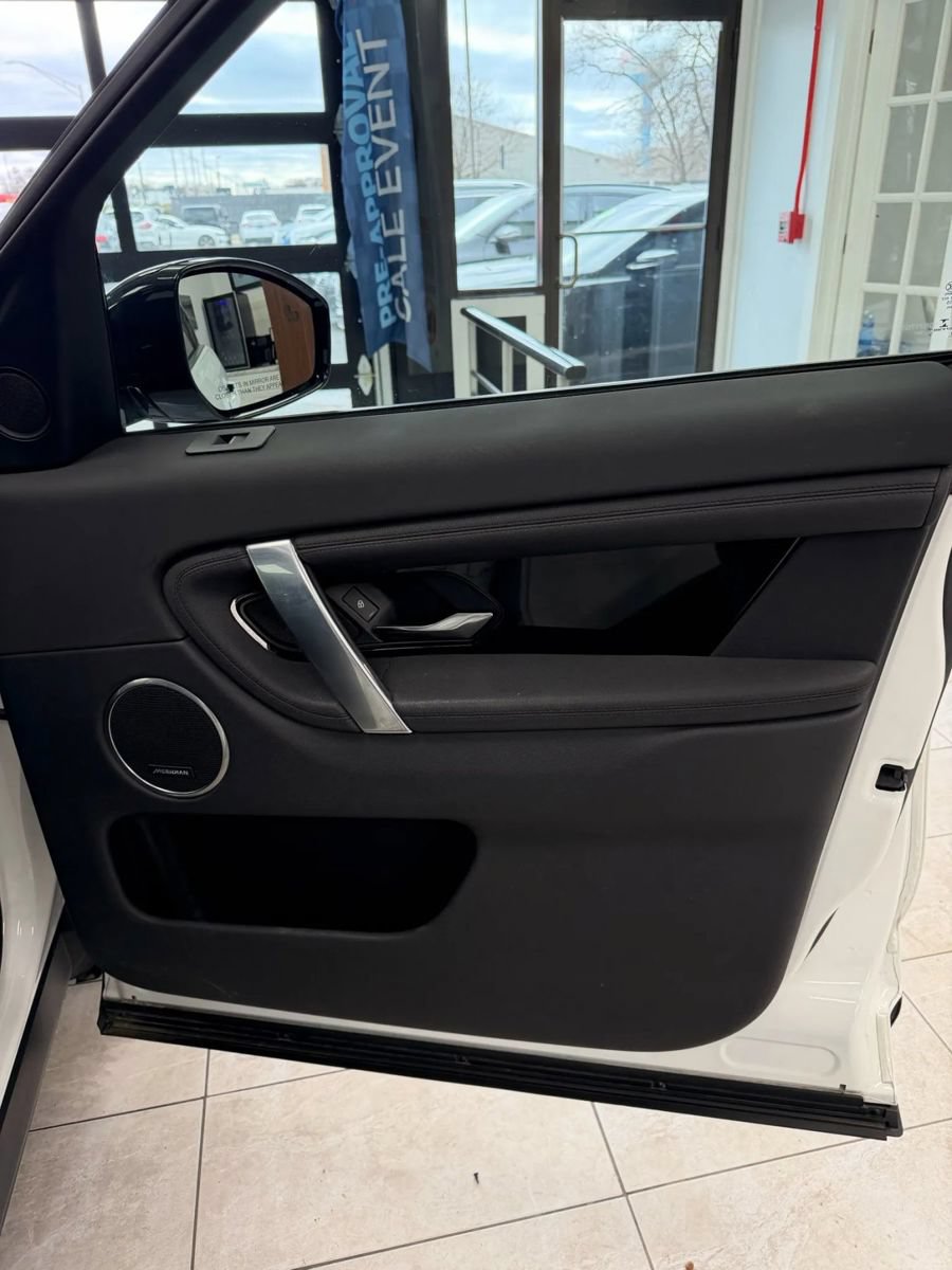 Used 2022 Land Rover Discovery Sport SE AWD/4WD image 22