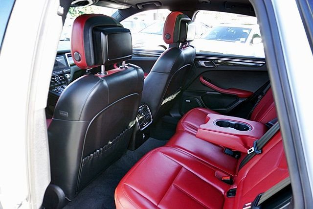 Used 2020 Porsche Macan S image 20