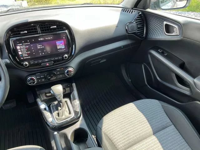 Used 2025 Kia Soul EX FWD image 14