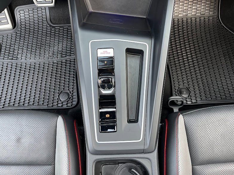 Used 2022 Volkswagen GTI SE w/ SE Leather Package image 20