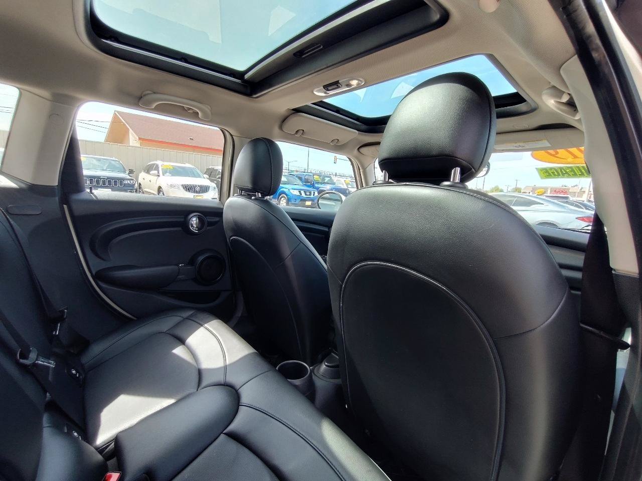Used 2019 MINI Cooper 4-Door Hardtop FWD image 39