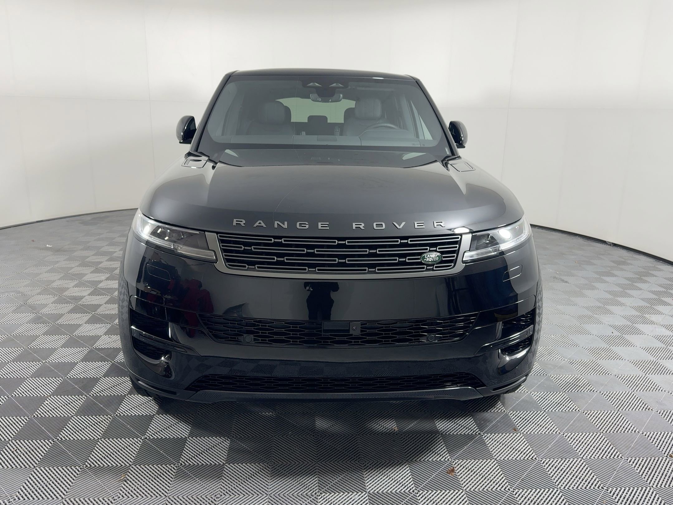 New 2025 Land Rover Range Rover Sport SE image 6