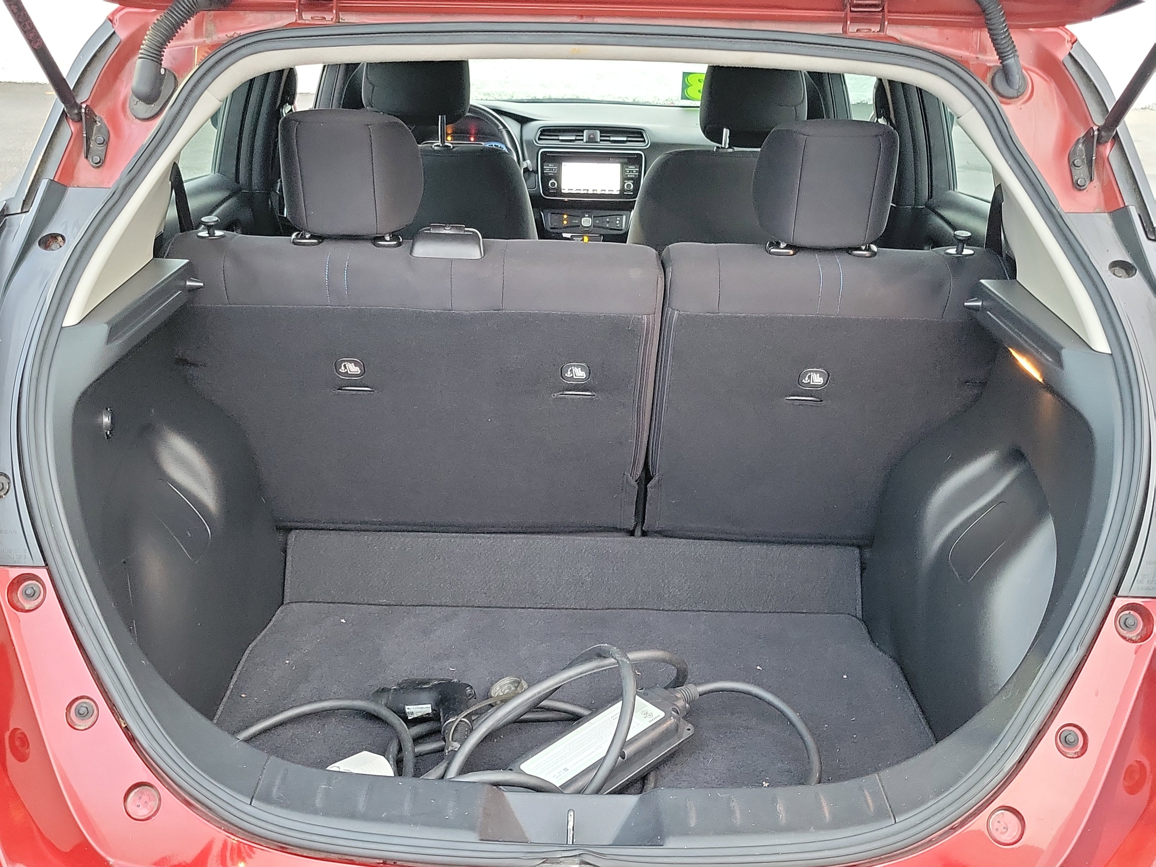 Used 2018 Nissan Leaf SV w/ SV Technology Package image 18