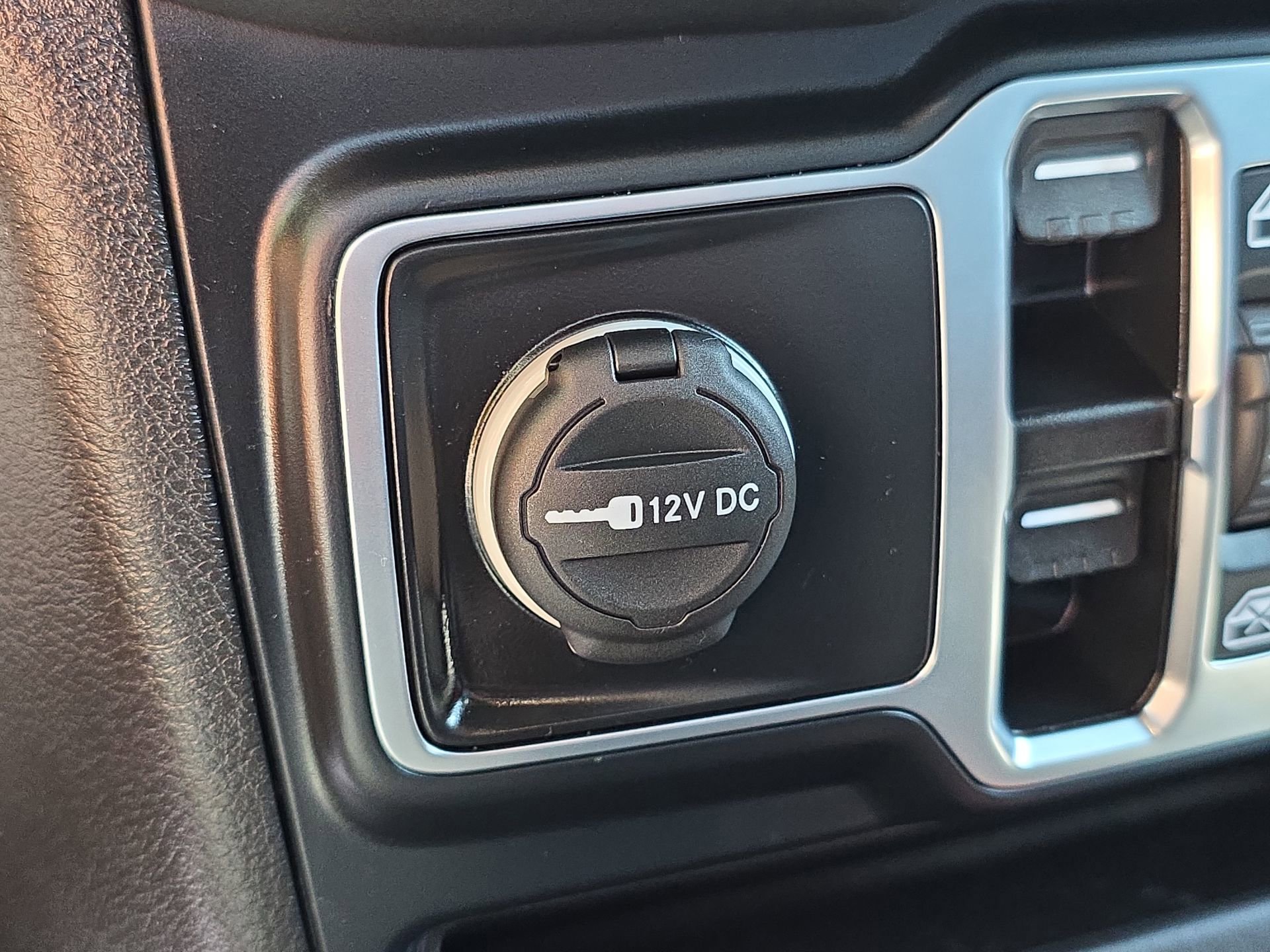 Used 2024 Jeep Wrangler Sahara w/ Technology Group image 49