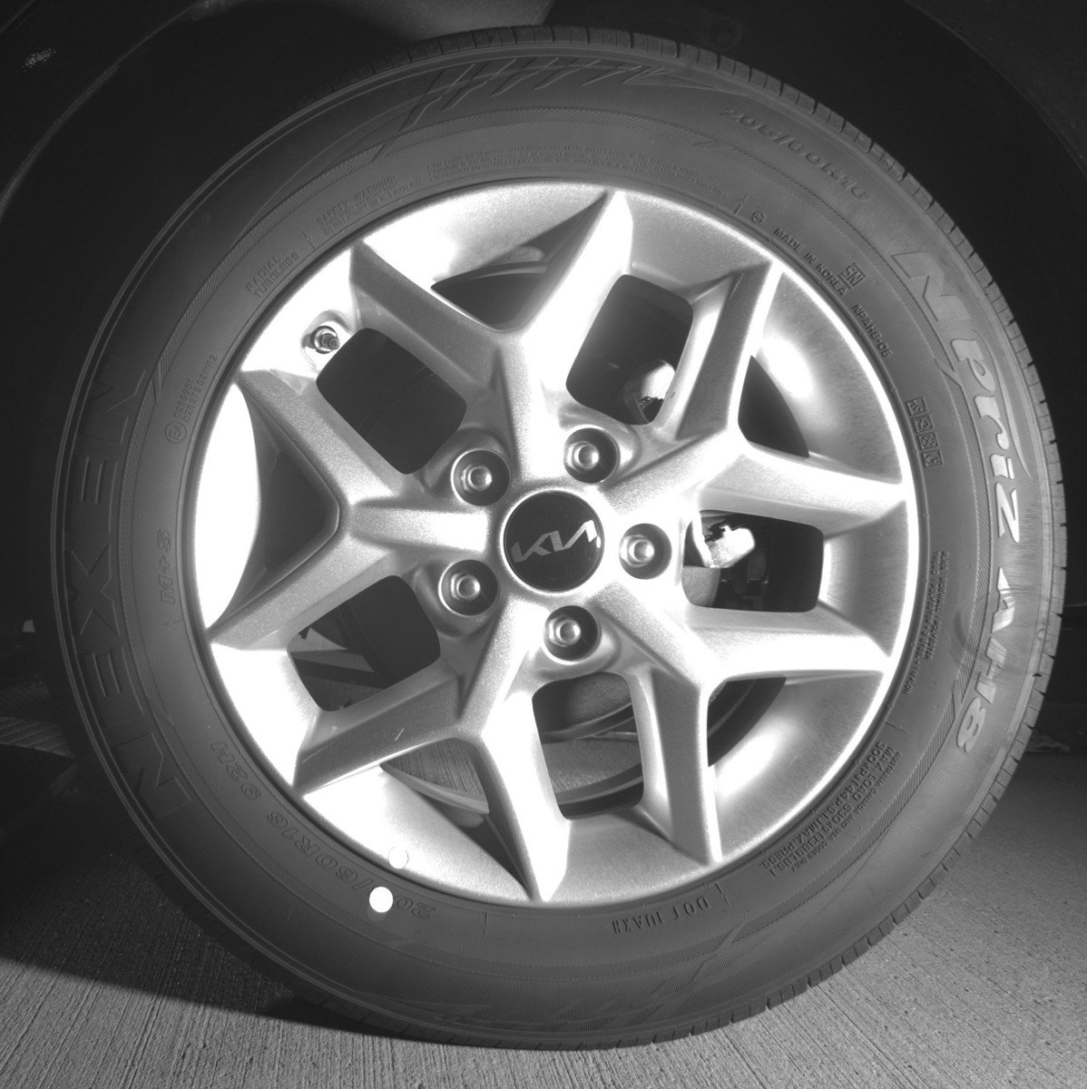 Used 2025 Kia Soul LX w/ LX Technology Package FWD image 14
