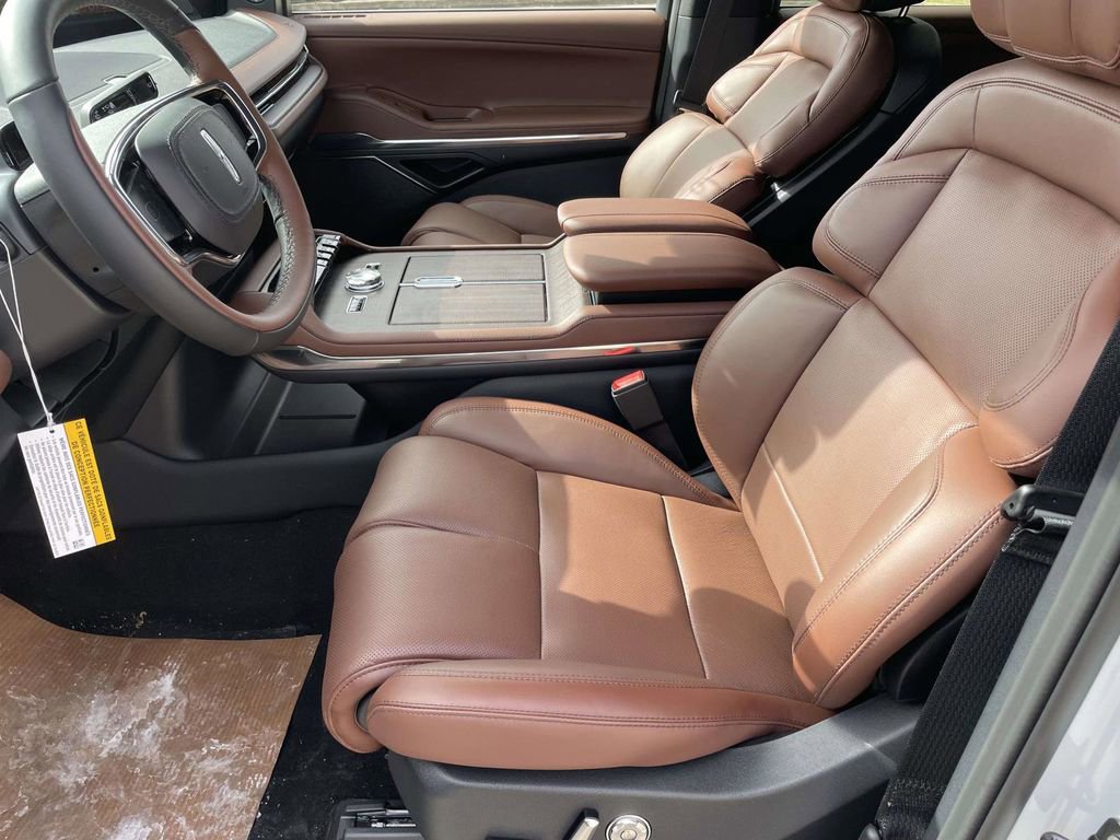 New 2026 Lincoln Navigator L Reserve image 13