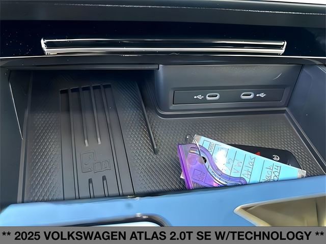 Used 2025 Volkswagen Atlas SE image 25