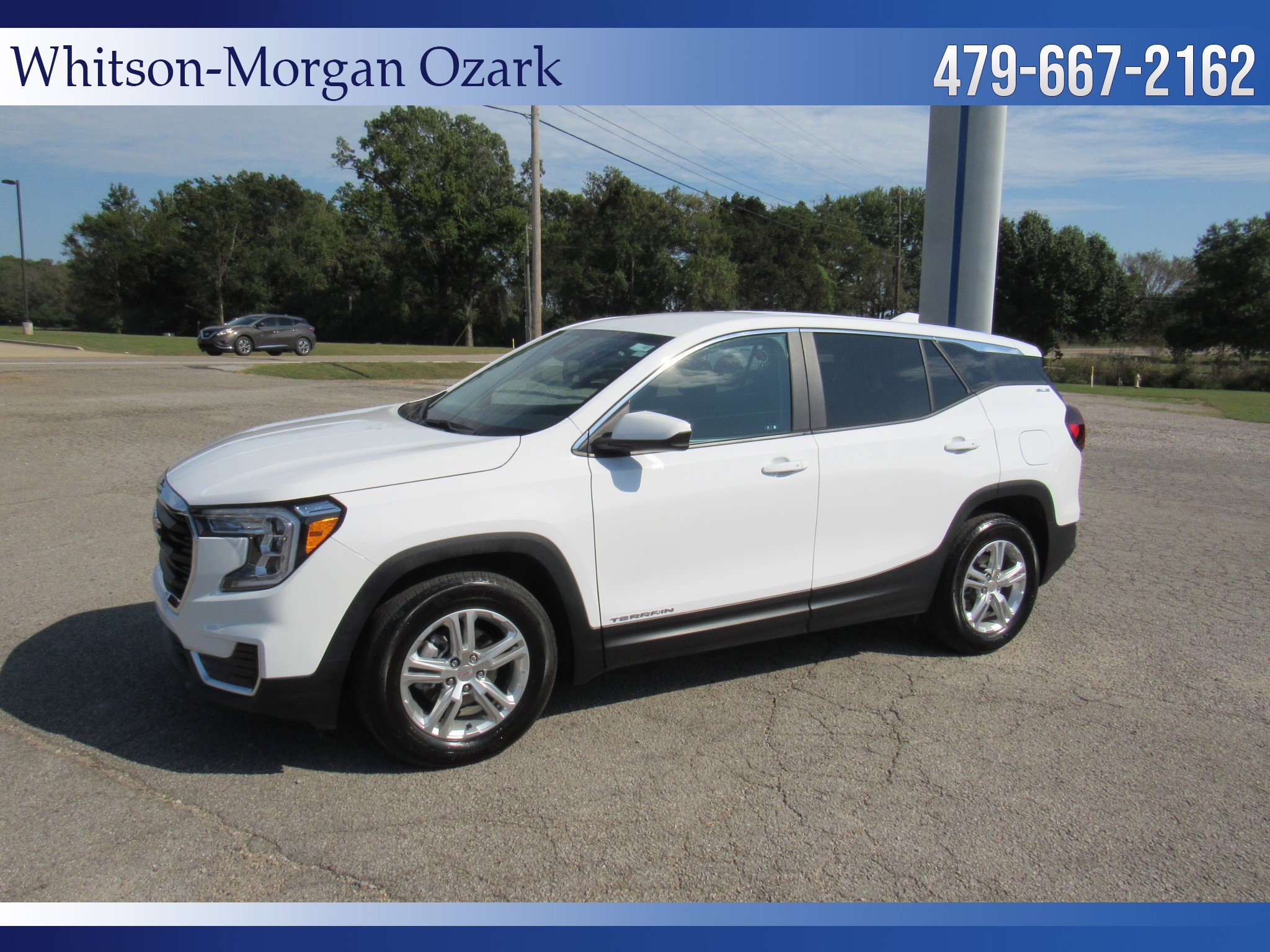 Used 2024 GMC Terrain SLE image 4
