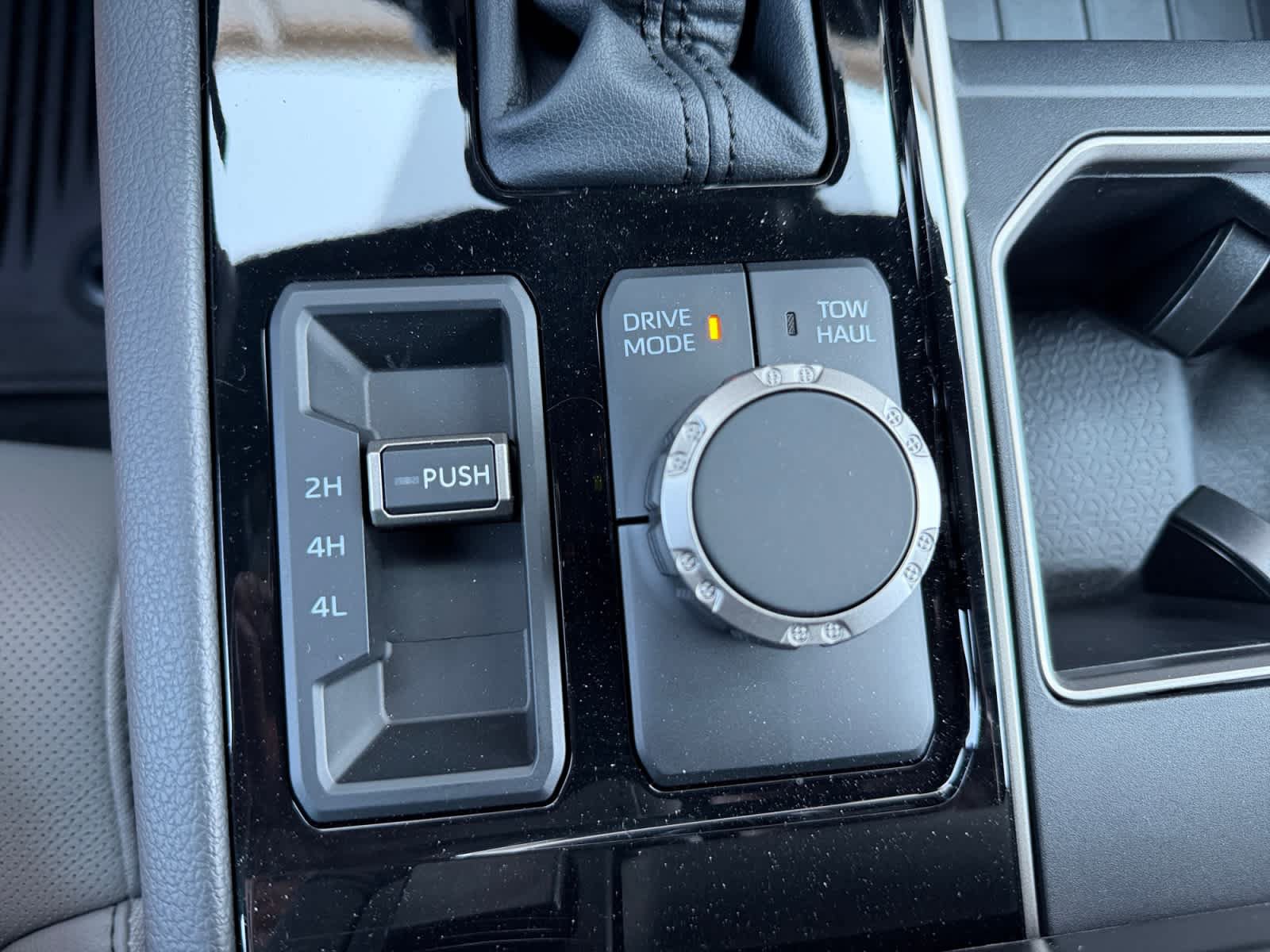 Used 2026 Toyota Tundra Limited AWD/4WD image 19