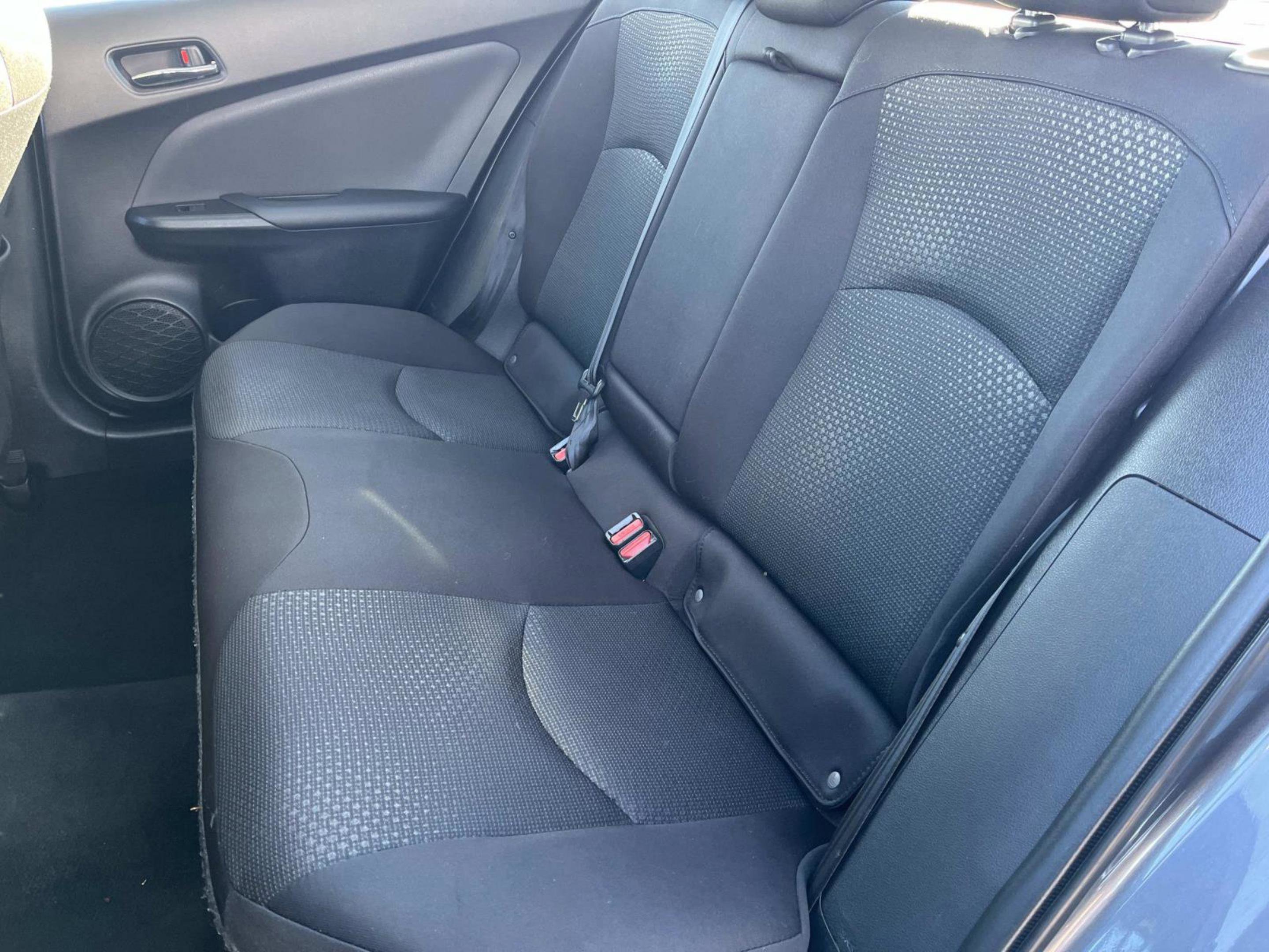 Used 2022 Toyota Prius L Eco image 20