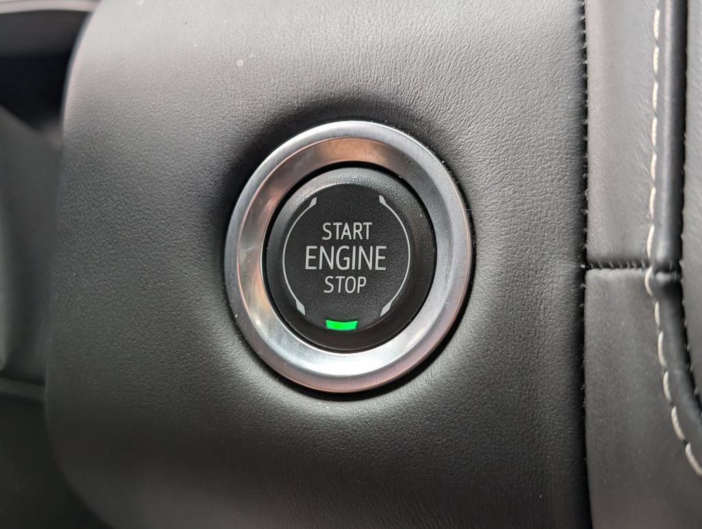 Used 2024 GMC Yukon Denali Ultimate AWD/4WD image 31