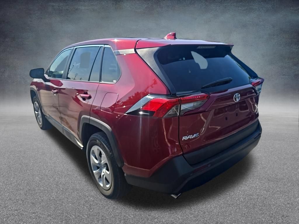 Used 2025 Toyota RAV4 LE AWD/4WD image 5