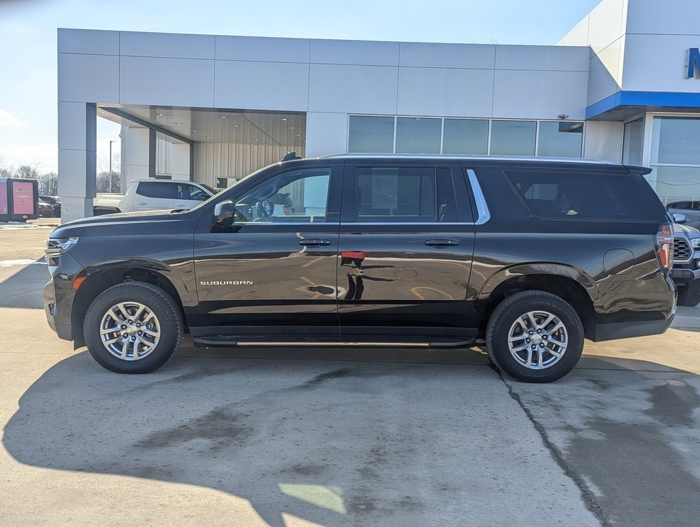 Used 2023 Chevrolet Suburban LT image 9